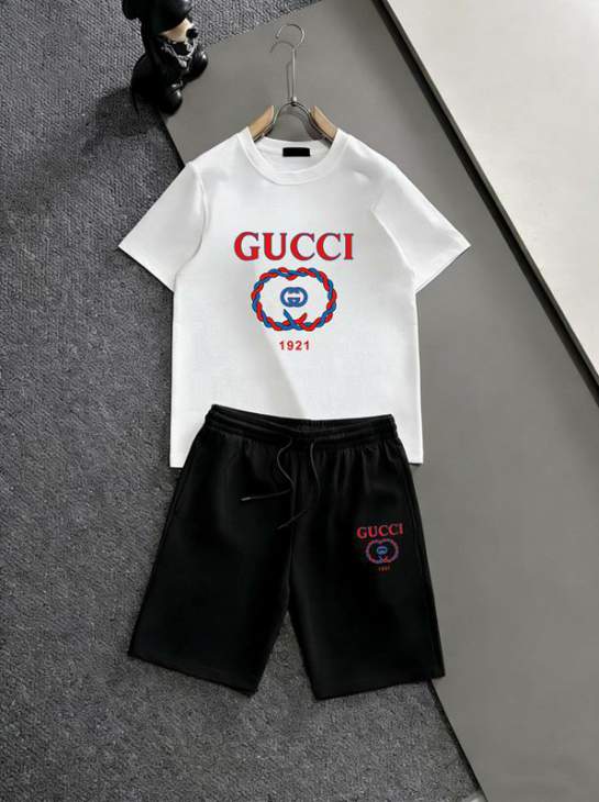 Picture of Gucci Shirt Pant Suits _SKUGucciM-5XLkdtr12622262